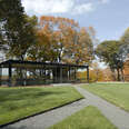 exterior view of philip johnson's glass house 